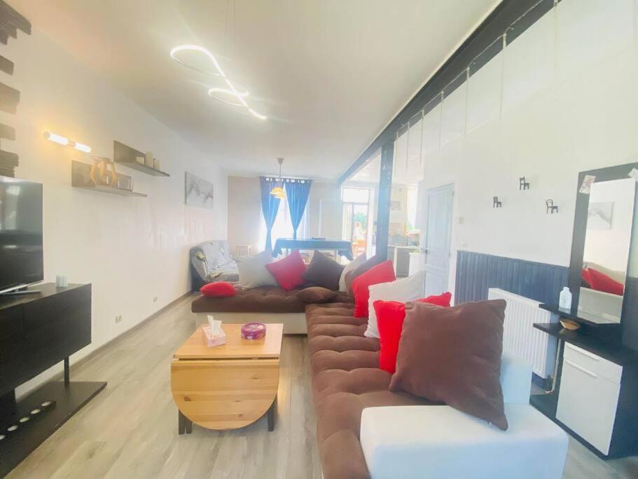 Ferienwohnung Cocon Familial Laon Exterior foto