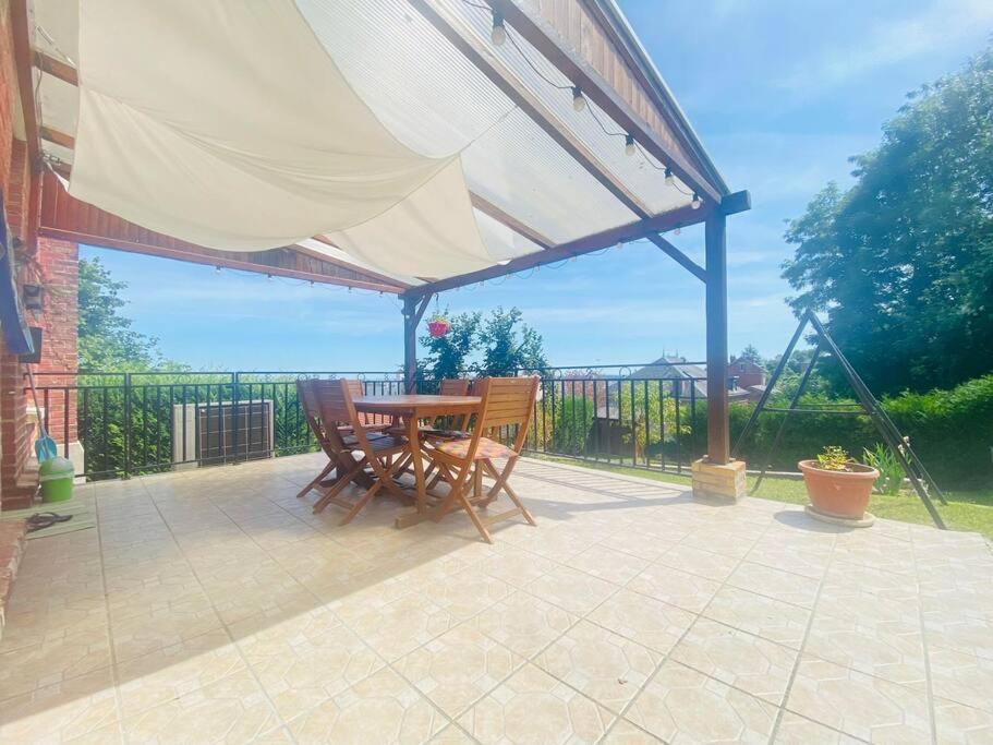 Ferienwohnung Cocon Familial Laon Exterior foto