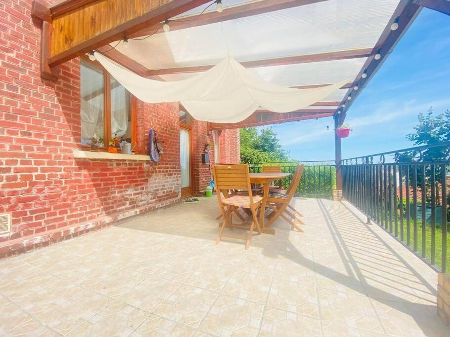 Ferienwohnung Cocon Familial Laon Exterior foto