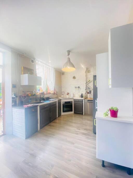 Ferienwohnung Cocon Familial Laon Exterior foto